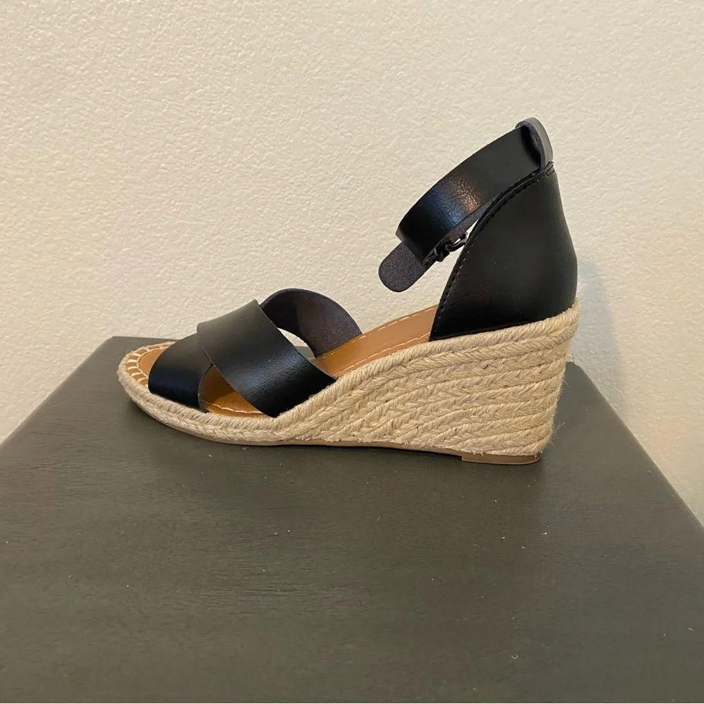 Universal Thread effortless espadrille